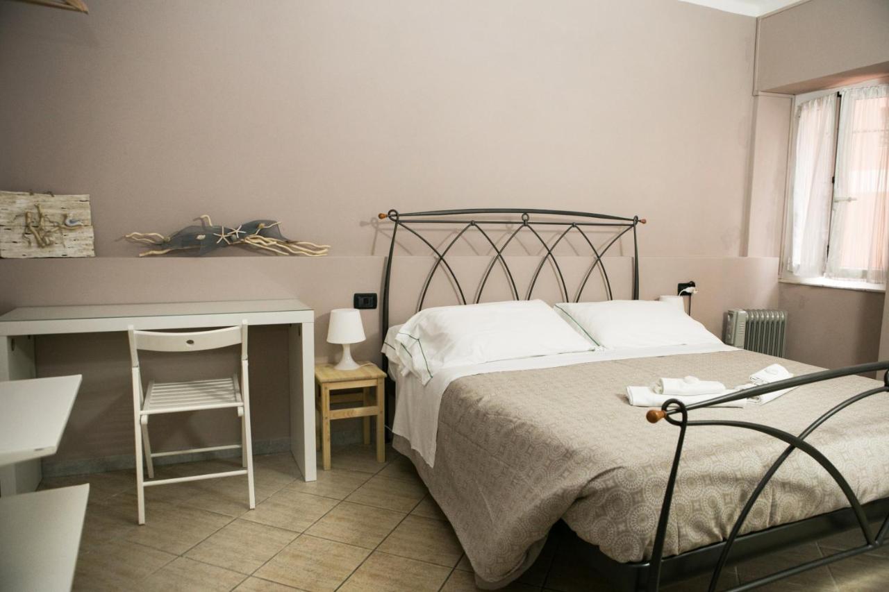 Vernazza2010 Rooms Bagian luar foto