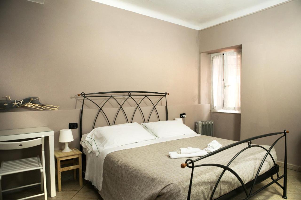 Vernazza2010 Rooms Bagian luar foto