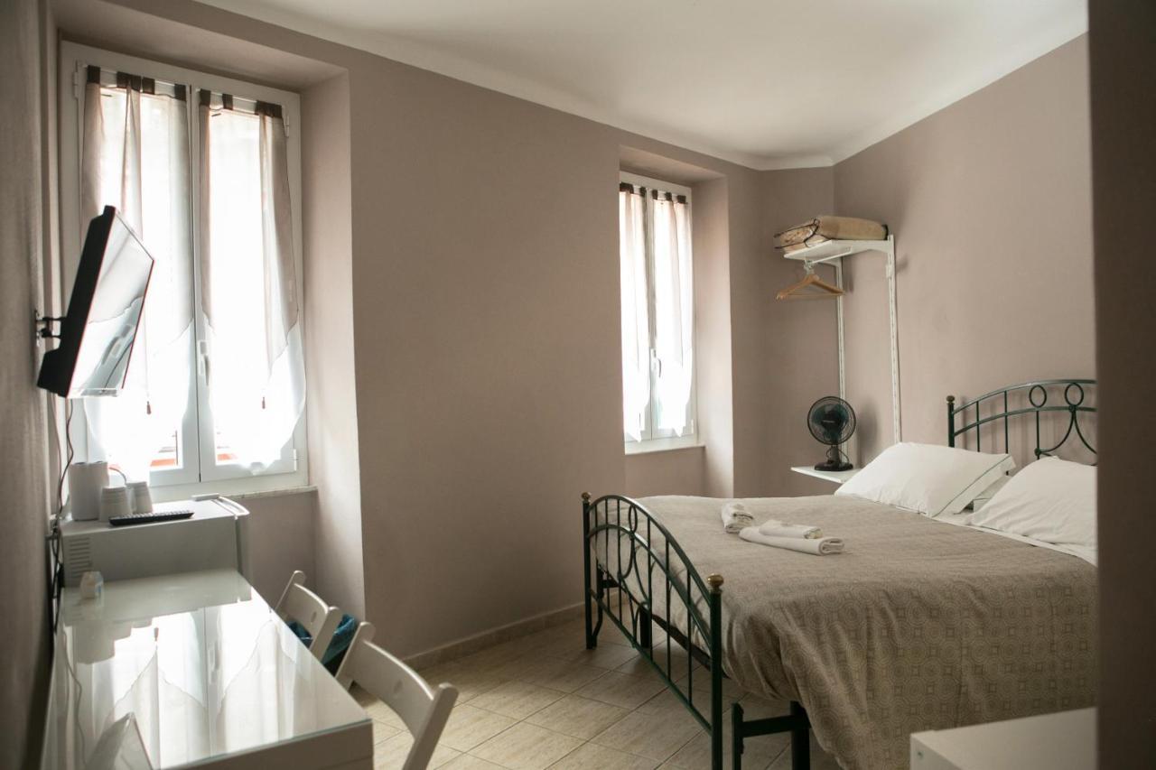 Vernazza2010 Rooms Bagian luar foto